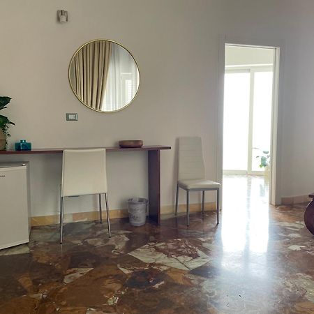 Il Giardino Di Flora Con Piscina Hotel Lecce Bagian luar foto