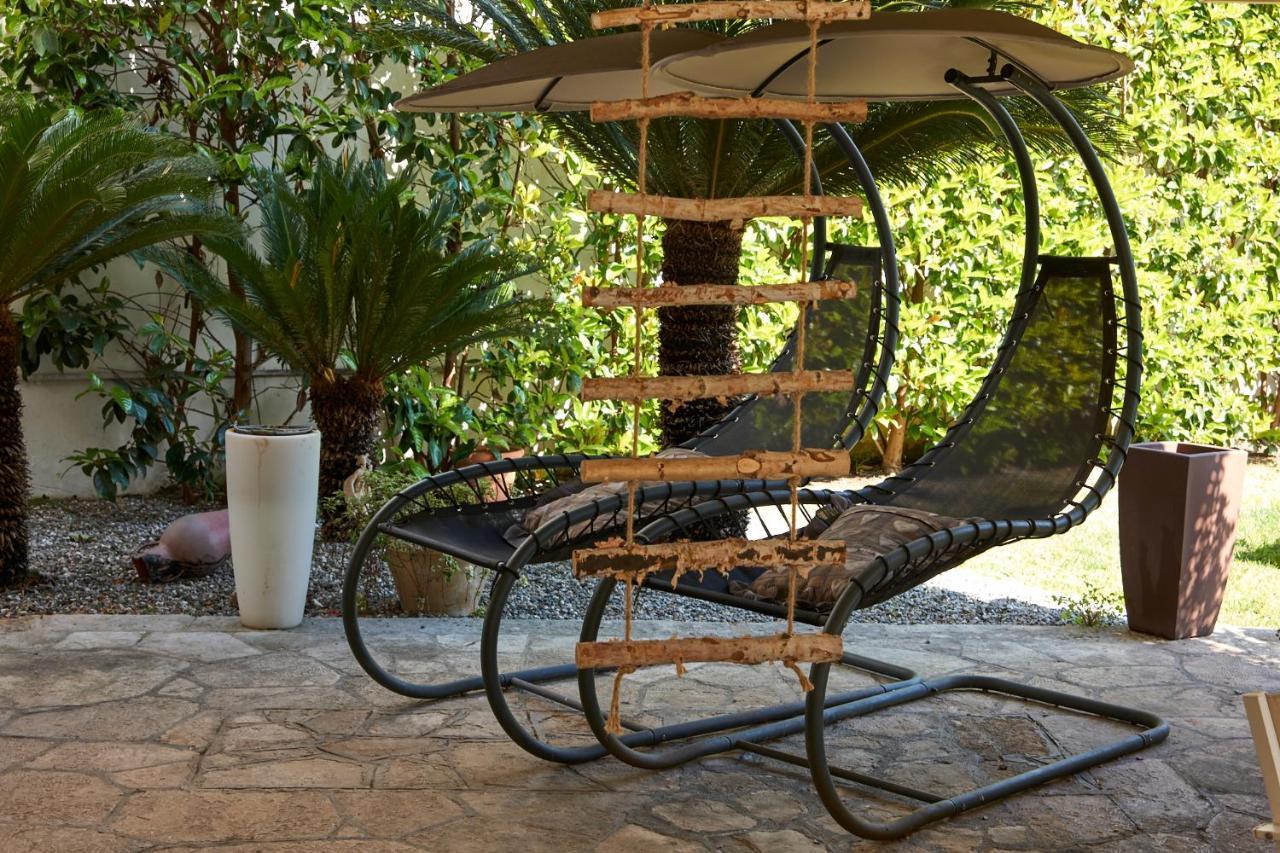 Il Giardino Di Flora Con Piscina Hotel Lecce Bagian luar foto