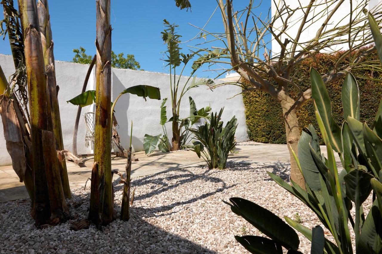 Il Giardino Di Flora - Piscina & Jacuzzi Hotel Lecce Bagian luar foto