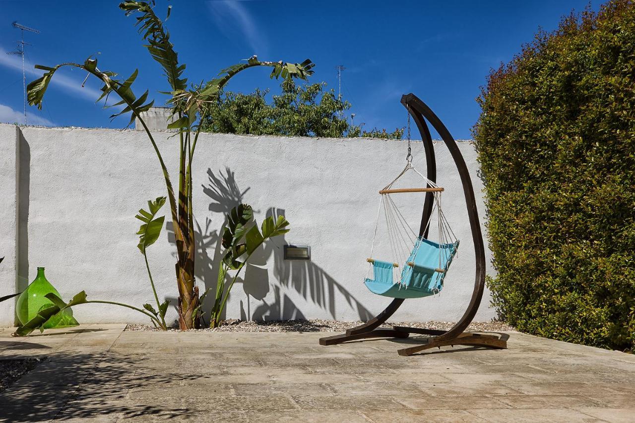 Il Giardino Di Flora Con Piscina Hotel Lecce Bagian luar foto