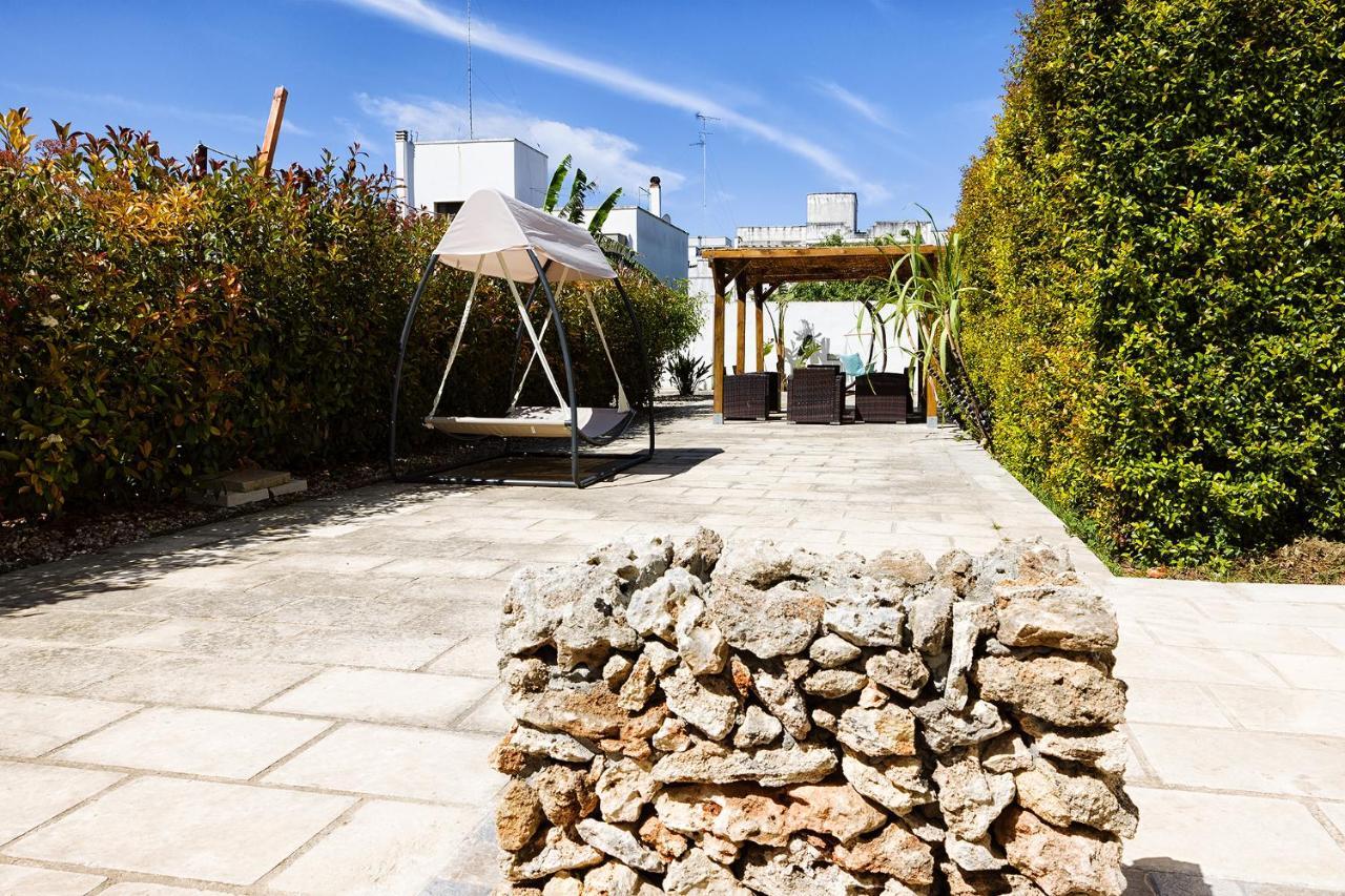 Il Giardino Di Flora Con Piscina Hotel Lecce Bagian luar foto