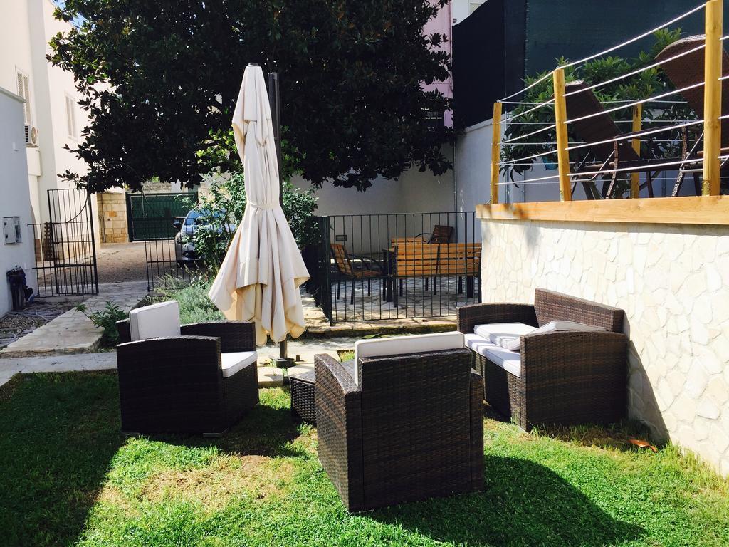 Il Giardino Di Flora Con Piscina Hotel Lecce Bagian luar foto