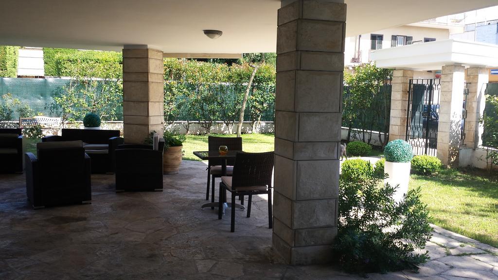 Il Giardino Di Flora Con Piscina Hotel Lecce Bagian luar foto