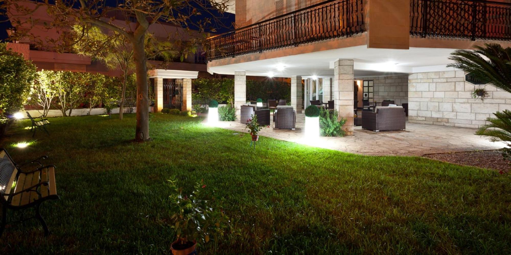Il Giardino Di Flora Con Piscina Hotel Lecce Bagian luar foto