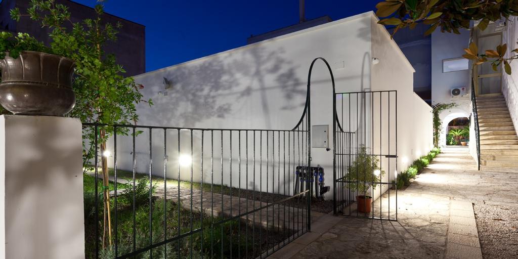 Il Giardino Di Flora Con Piscina Hotel Lecce Bagian luar foto